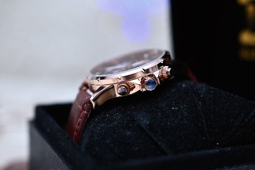 Кварцов часовник Lige