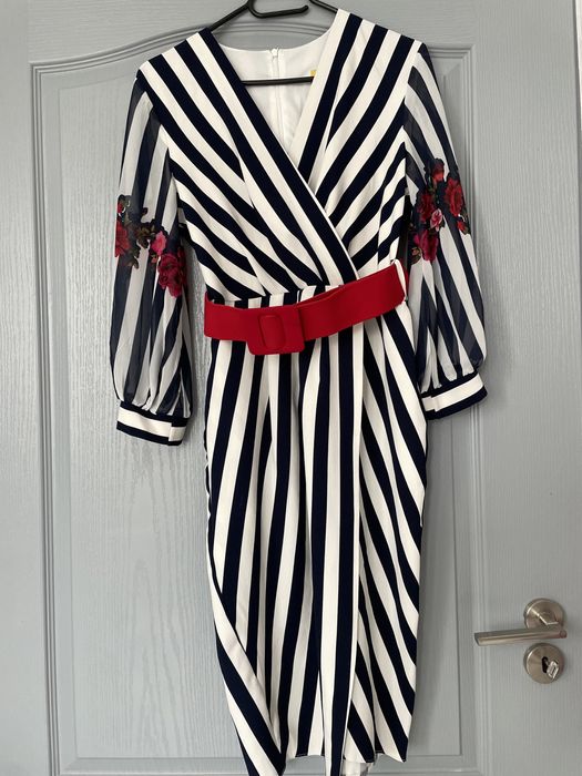 Rochie dungi L ,2 Pitici decoratiuni amândoi 36 lei