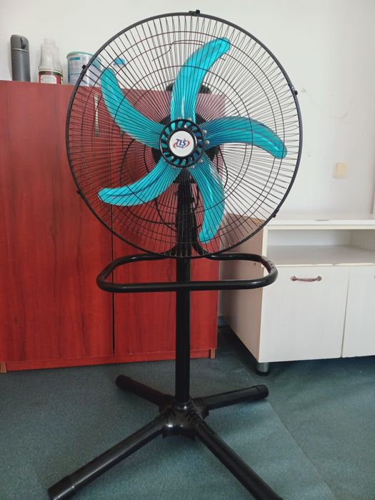 Вентилятор почти новый