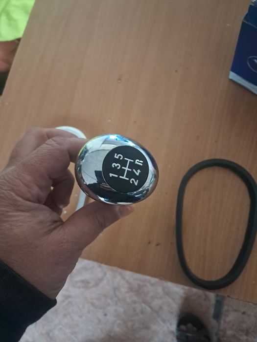 Ручка КПП на Ларгус, Рено