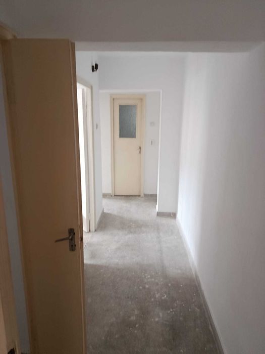 Apartament 3 camere decomandat, Deva, Bulevardul Decebal,  66,76 mp utili + balcon