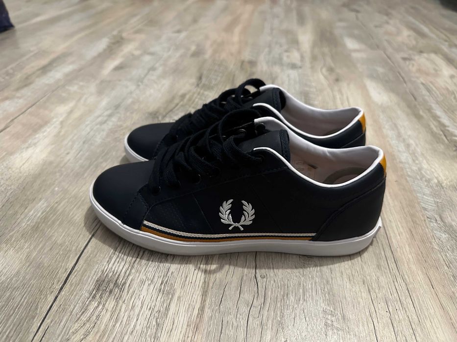 Adidasi casual barbati FRED PERRY marimea 39