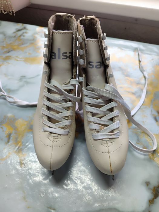 Фигурные коньки 34 размер (22,7см)