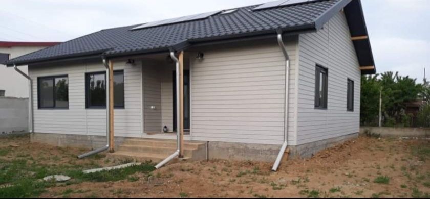 Case de vanzare pe structura metalica