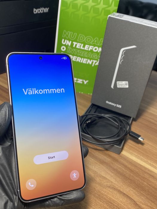 Samsung Galaxy s25 • 128 GB • Silver Shadow