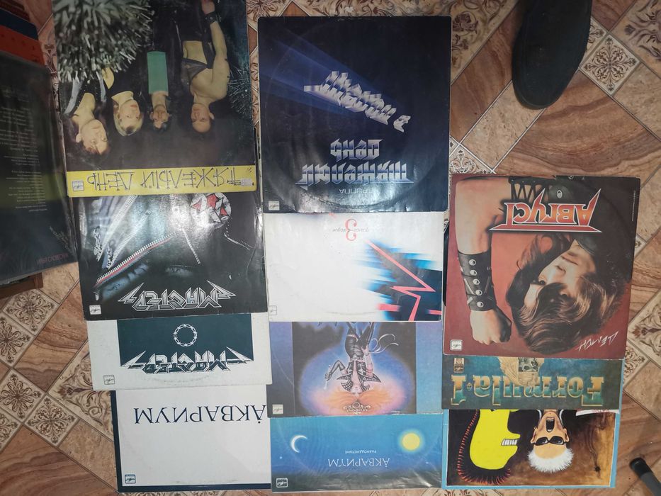 Магнитолы и пластинки продам