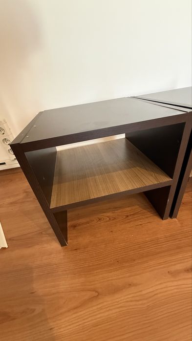 Noptiere 2 bucati ambele 90 lei