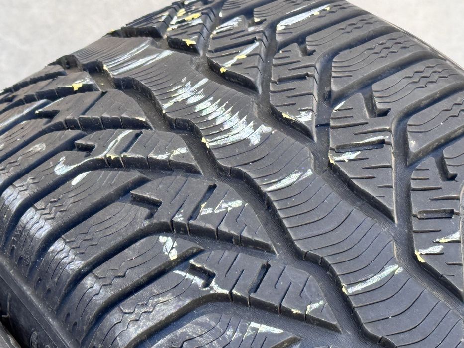 205/45/R17 Kleber Krisalp 2бр зимни dot2616 5-6мм