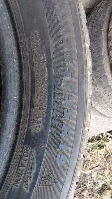Продам шины зимние в нормальном состоянии