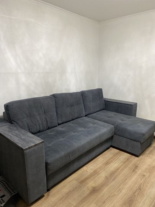 Продам диван.