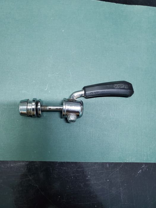 Зажым подсидеьного штирья для велосипеда