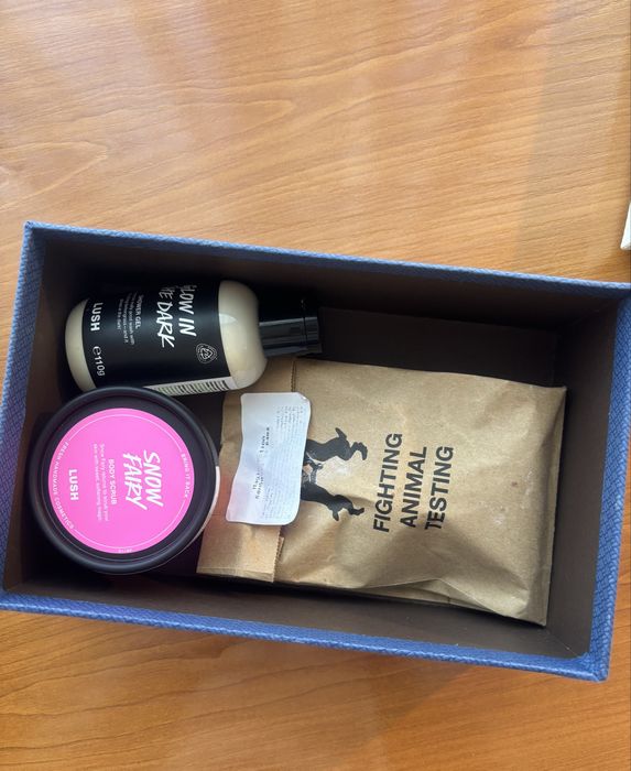 Козметика LUSH в подаръчен комплект