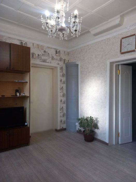 Продаётся участок 2 сот 2 комнаты Мирабадский район ул 8 марта