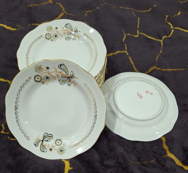 Продам тарелки,блюда.