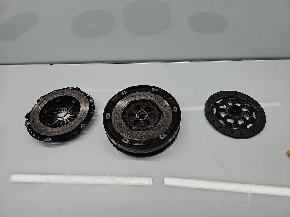 Kit ambreiaj volanta masa dubla Bmw 1 (E81, E87) [Fabr 2004-2010] 2.0