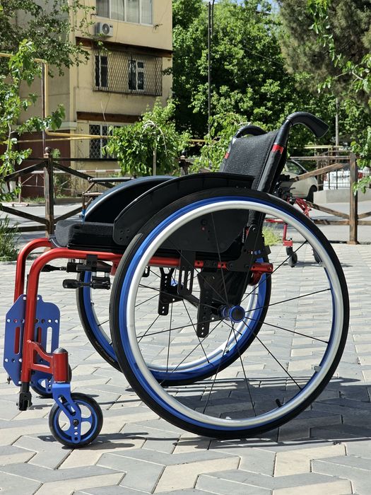 Спортивная коляска