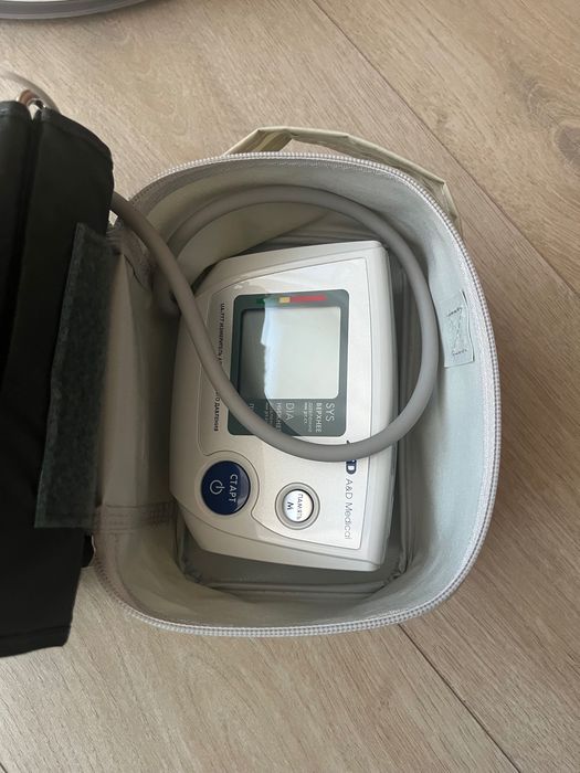 Чисто нов апарат за кръвно налягане A&D Medical