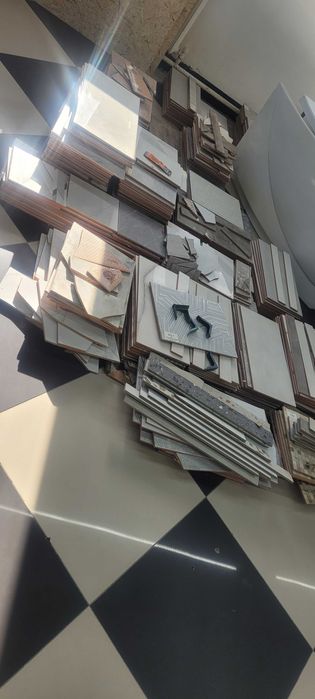 Кафель отдам даром