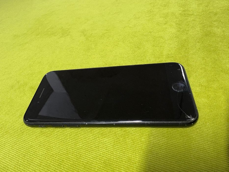 Обменяю Iphone se