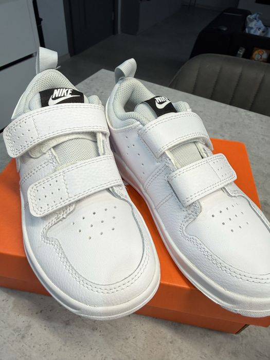 Оригинални детски кецове Nike и бели маратонки shein