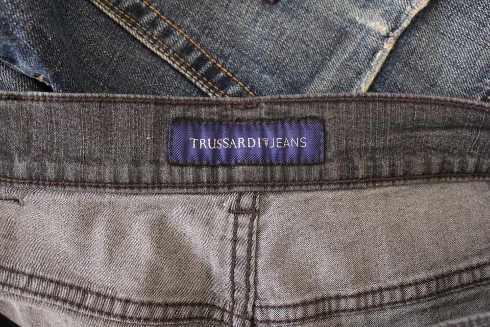 trussardi grey jeans, straight fit originali, aproape noi.