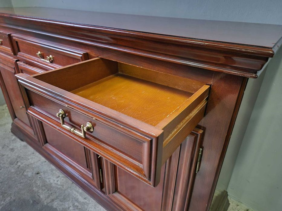 Черешов контрабюфет дресоар три крила