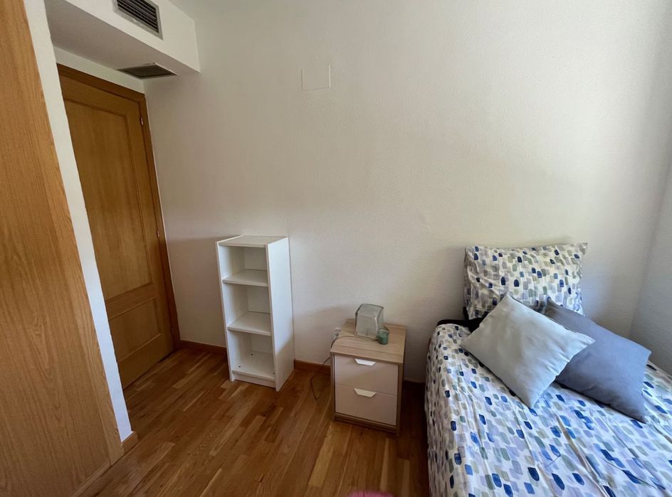 Тристаен апартамент под наем Надежа 1 550 ЕВРО