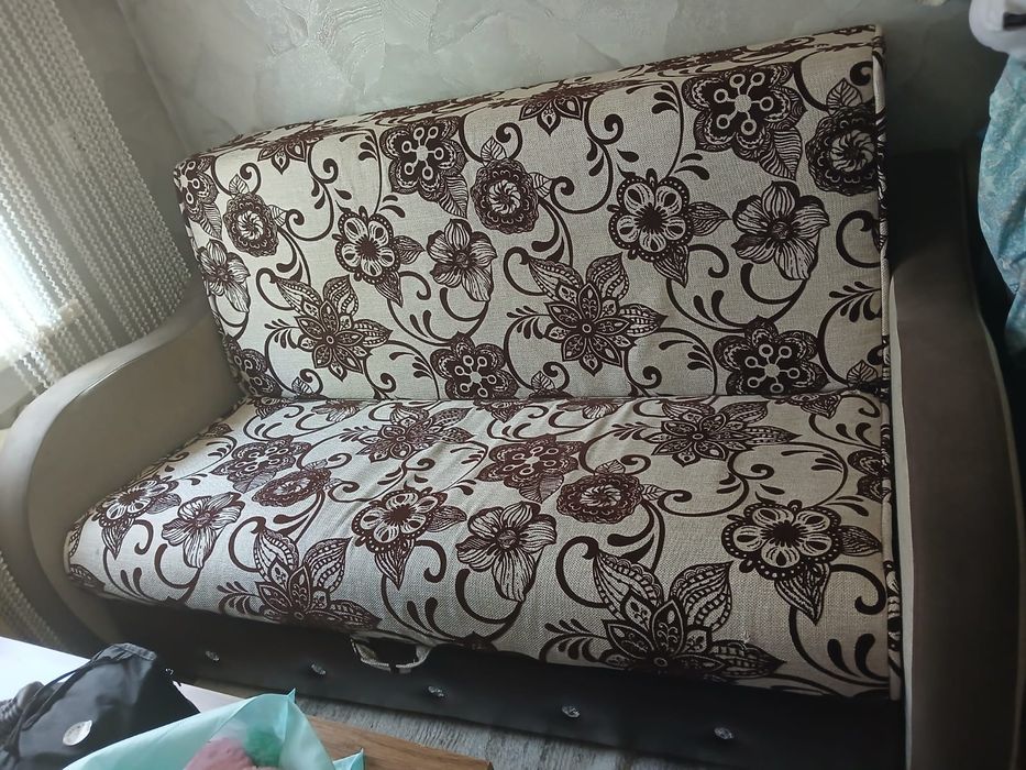 Продам диван размер 180×220