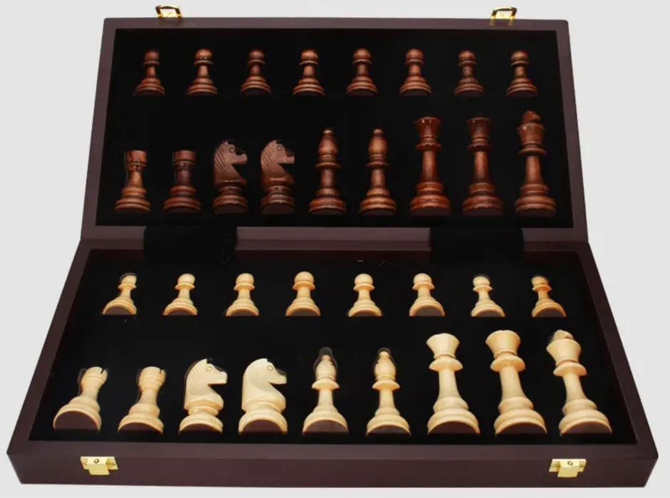 Деревянные шахматы