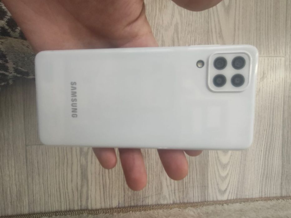 Продам смартфон Самсунг а22