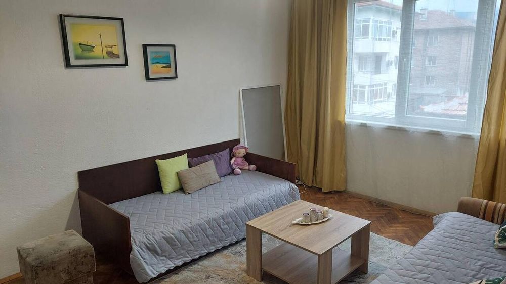 Дава се под наем Тристаен апартамент в Пловдив, Коматево - 100 кв.м за 300 € - Снимка #2