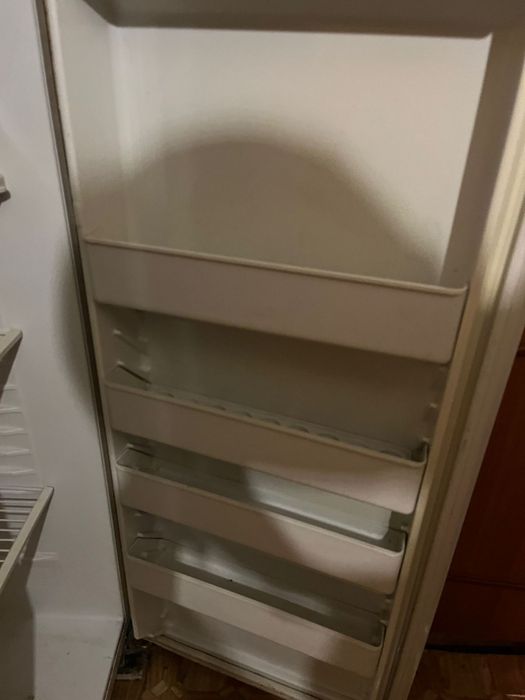 Холодильник отлично работает