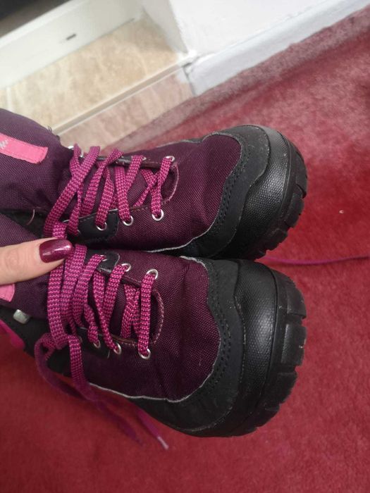 ghete Quecha marime 34, stare perfecta