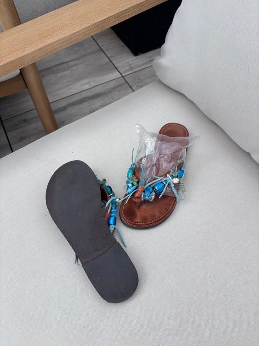 Papuci din piele, eleganți, mărimea 35, confecționați manual
