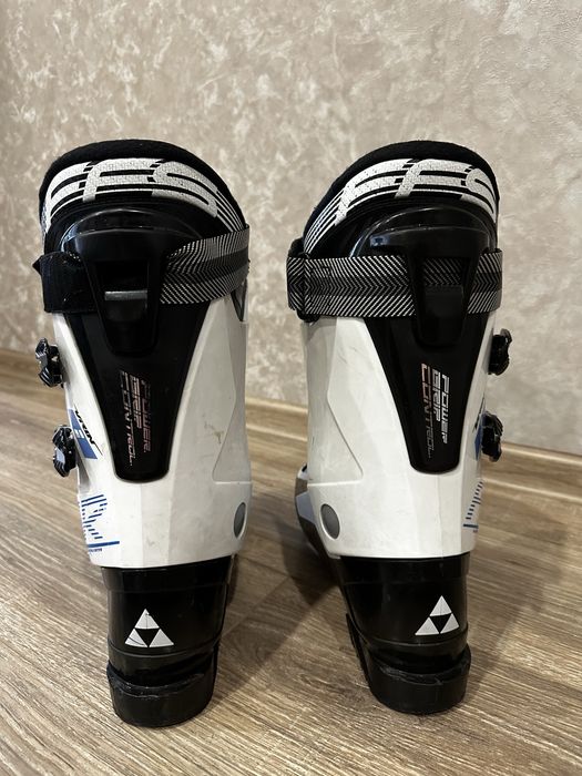 Горнолыжные ботинки