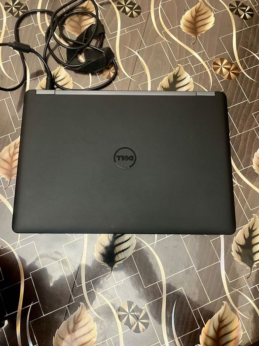 Продавам Компактен лаптоп DELL Latitude E5450