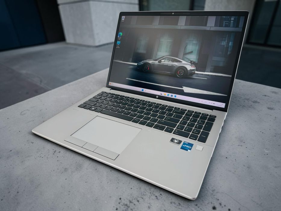 HP Zbook Fury 16" G9 4k+ 120Hz i9-12950HX 64RAM 1TBSSD RTX A5500 16GB Перфектен! Гаранция!