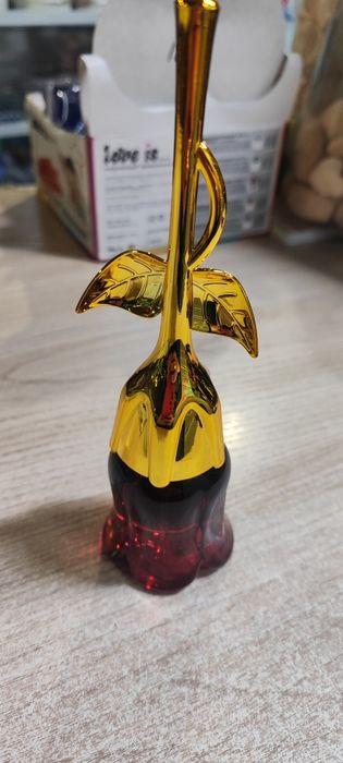 Женский парфюм роза