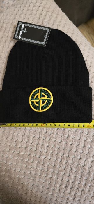 Vand caciula plus șapcă, absolut noi