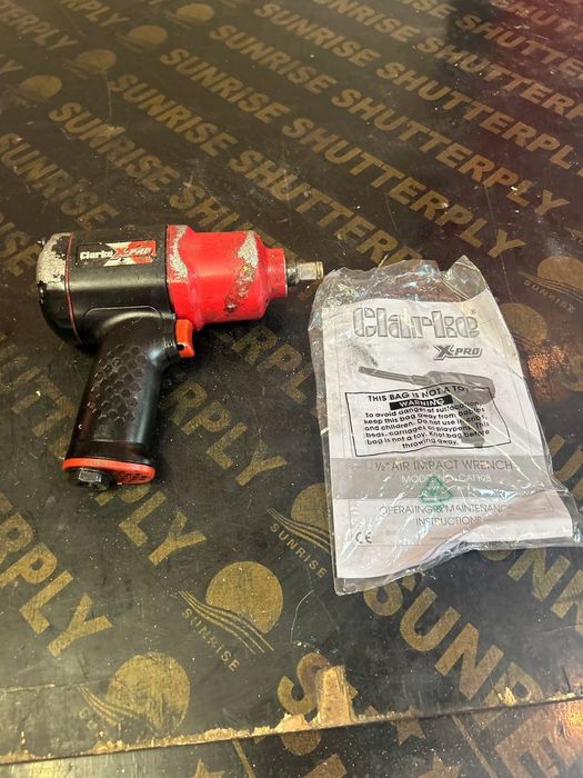 Гайковерт на въздух Профи серия в кашон перфектно техническо състояние