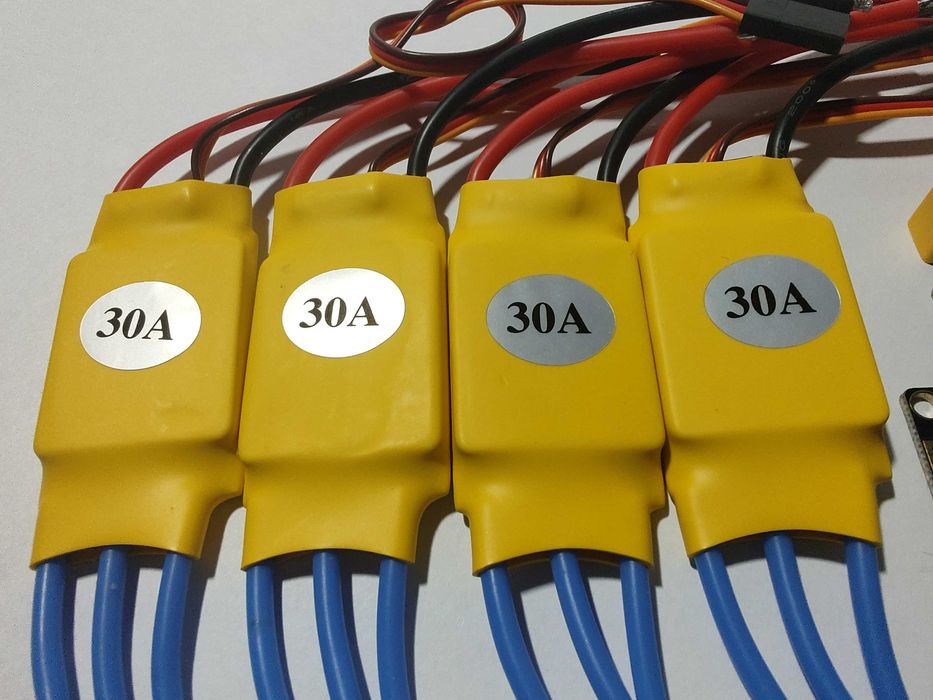 Set PDB Matek BEC + 4 x ESC 30A drona FPV