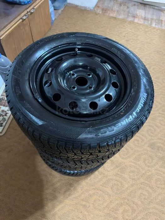 Зимние шины с дисками Hankook 185/65/15