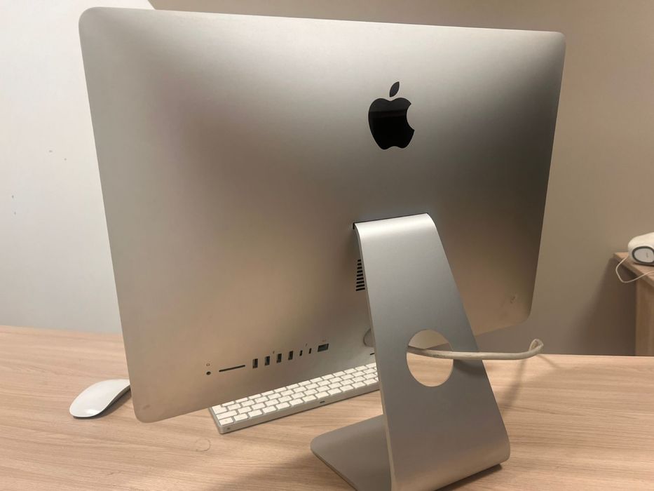 iMac 21 inch 2017 Apple Magic Mouse, Keyboard