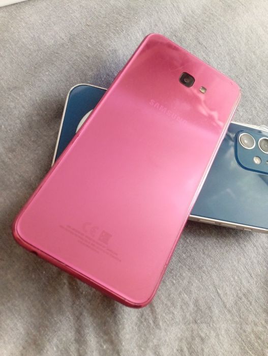 Продам Самсунг J 4+