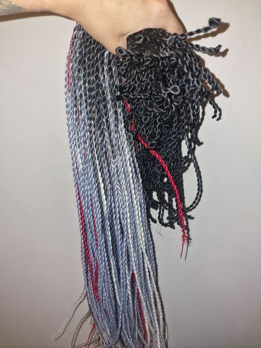 Ефектни Афро плитки канекалон в омбре цветове