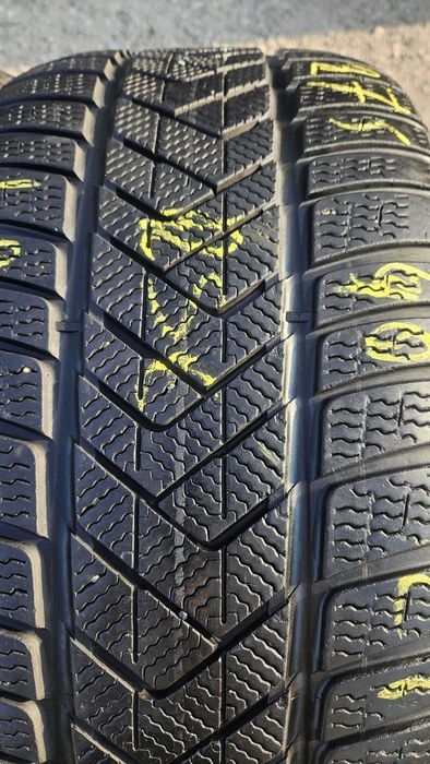 SET 4 Anvelope Iarna 275/40 R21 + 315/35 R21 Pirelli Scorpion Winter BMW X5 / X6 Original Runflat | Pret/buc