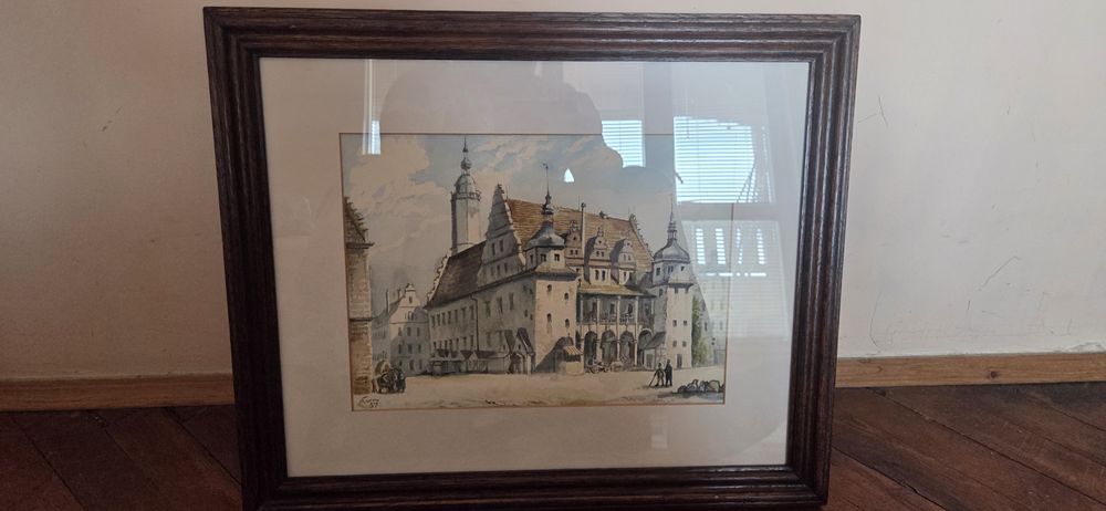 Продавам акварелна картина в рамка – класически градски п