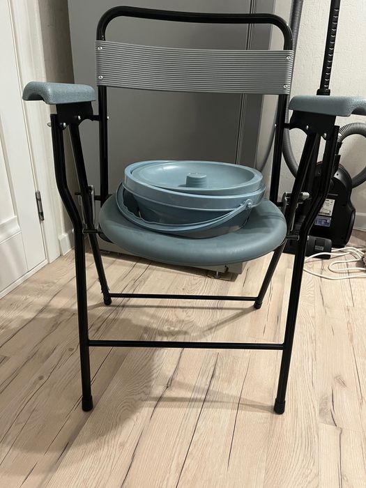 Санитарный стул продам