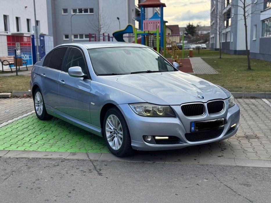 BMW   E90 facelift e5