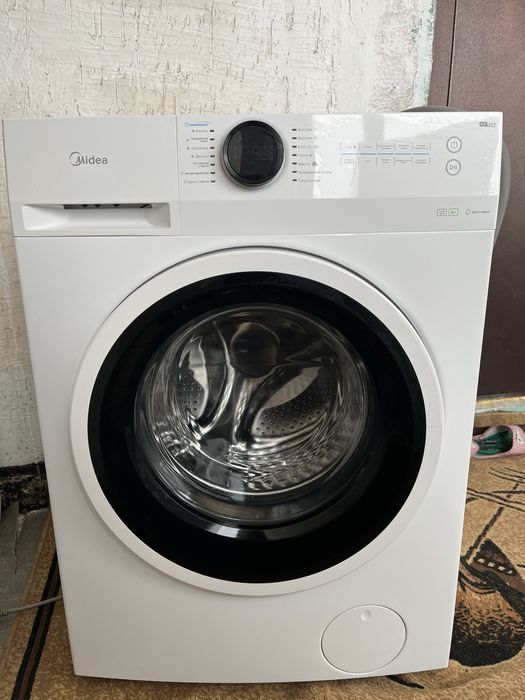 Стиральная машина и холодильник